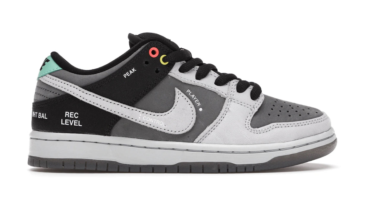Nike SB Dunk Low VX1000