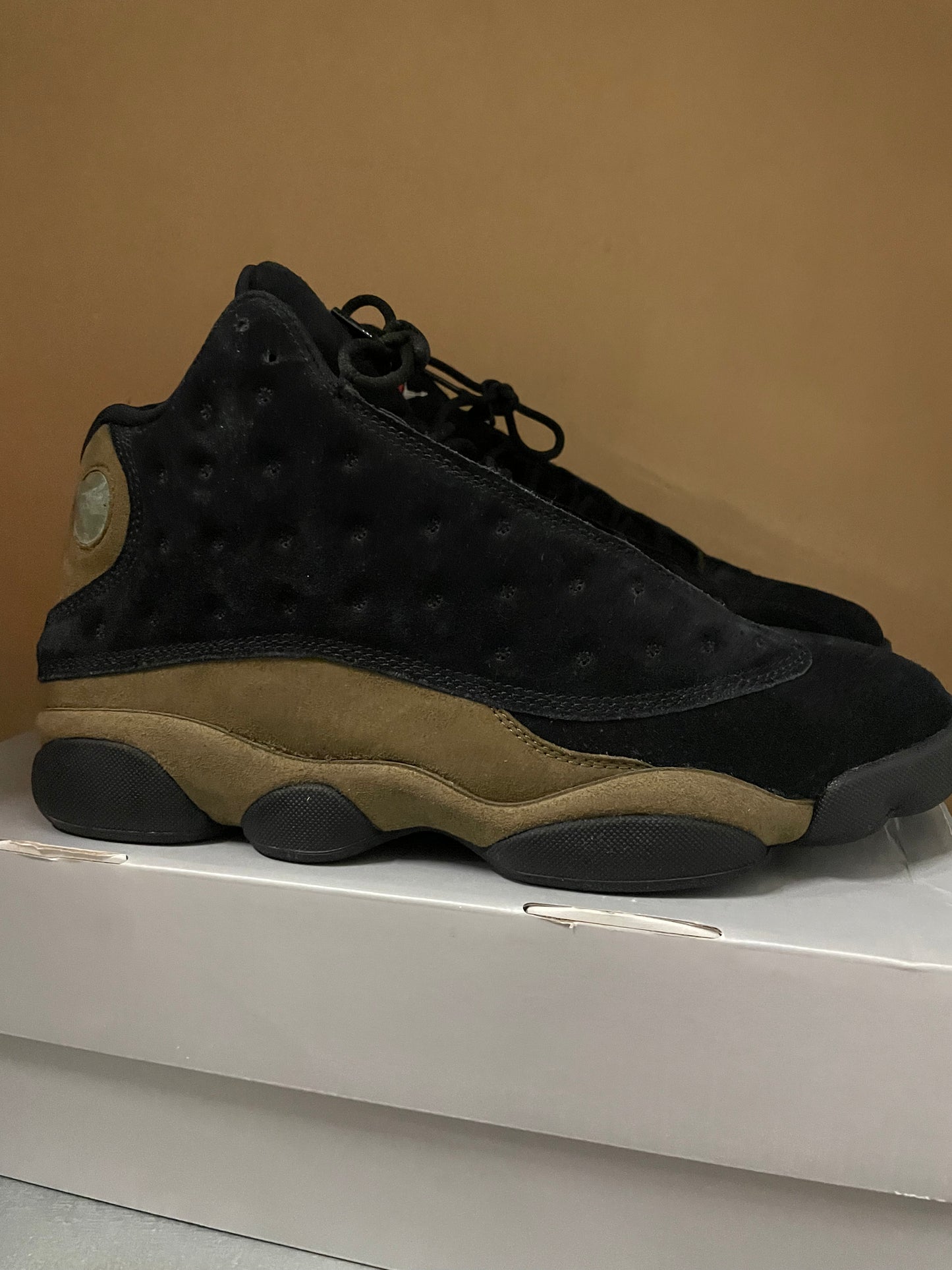 Air Jordan 13 “Olive” (Pre-Owned)