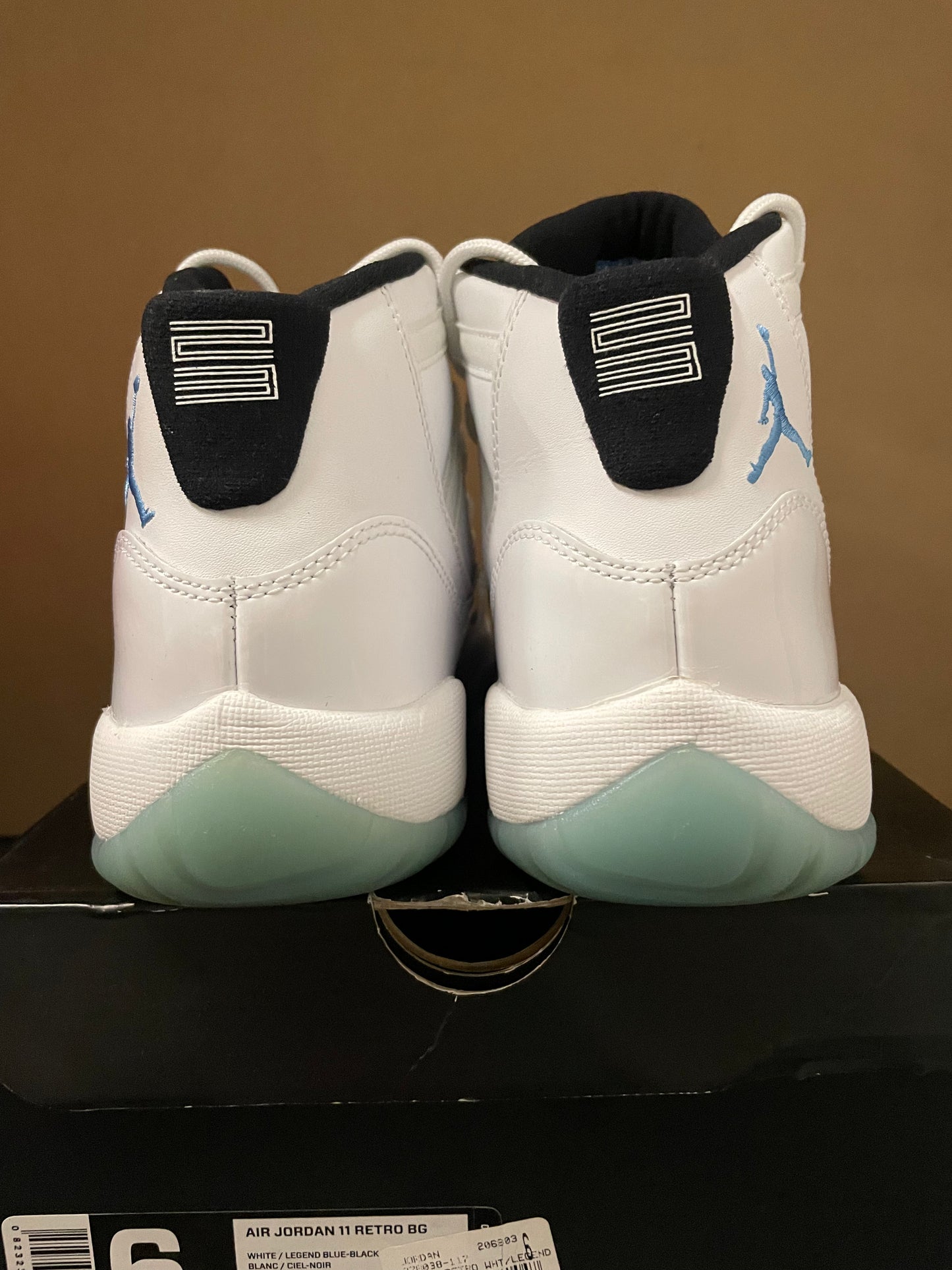 Air Jordan 11 GS “Legend Blue” (Pre-Owned)